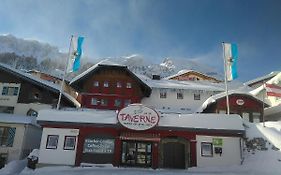 Party Hotel Taverne